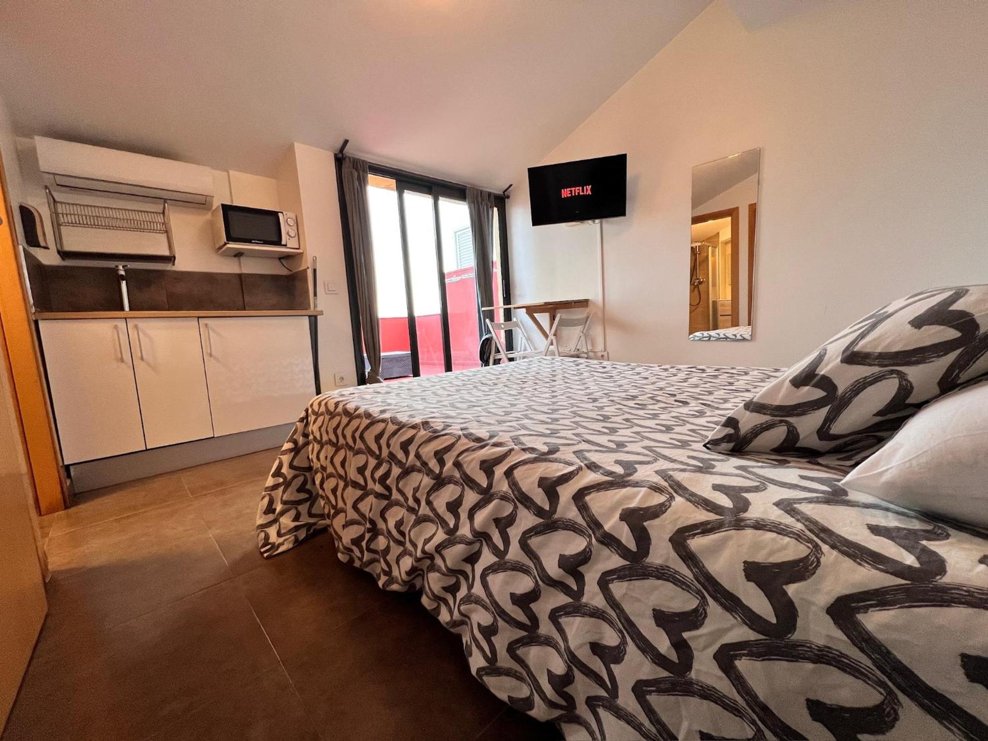 Mt Boutique Suites Y Apartamentos - Adults Only - Матаро Экстерьер фото